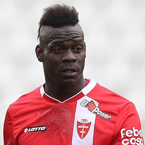 Footballers_who_wear_contacts_row_6