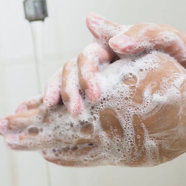 How_to_use_eye_drops_row_4