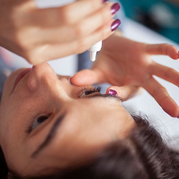 How_to_use_eye_drops_row_5